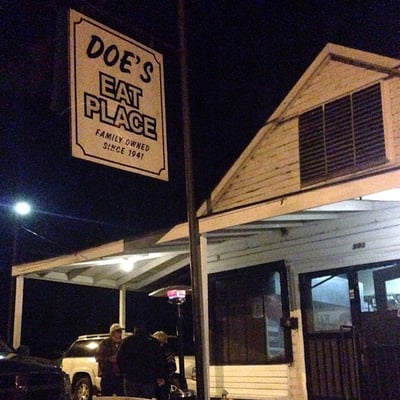 Doe's Eat Place by null