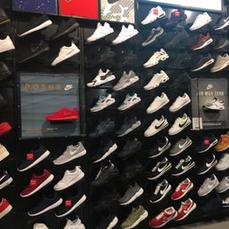 Shoe wall. Shoe wall.