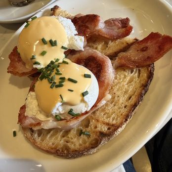 My Place Soho - Eggs Benedict - Cafes Near Me - London, XGL My Place Soho - Eggs Benedict - Cafes Near Me - London, XGL