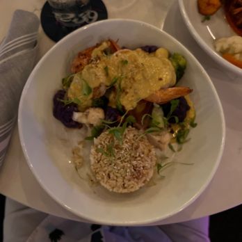 The 239 Naples - Grilleras shrimp, arugula salad and brown rice - American Near Me - Naples, Florida