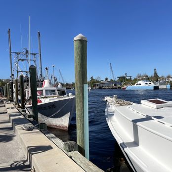 Sponge Docks - Gift Shops Near Me - Tarpon Springs, Florida