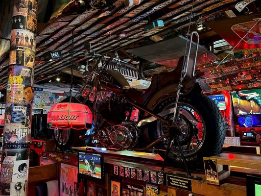 Barney's Beanery by null