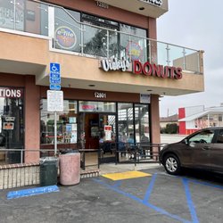 Vicky's Donuts