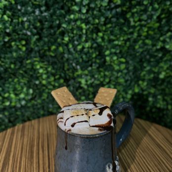 Arome Art Cafe - S'mores latte - Coffee & Tea Near Me - Orlando, Florida