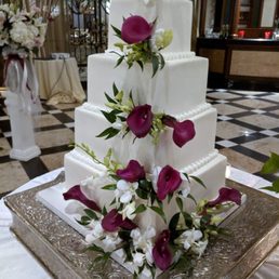 Floral decorations in our cake