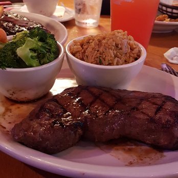 Texas Roadhouse - 16. oz sirloin steak. Medium rare. With vegetables and rice as sides. I had to take the other half to-go! - Barbeque Near Me - Rosenberg, Texas Texas Roadhouse - 16. oz sirloin steak. Medium rare. With vegetables and rice as sides. I had to take the other half to-go! - Barbeque Near Me - Rosenberg, Texas