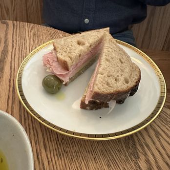 Bar Betsy - Jamon sandwich - Bars Near Me - Altadena, California