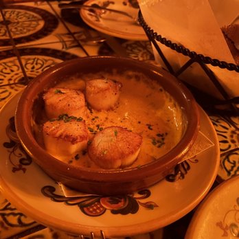 Dali Restaurant & Tapas Bar - Scallops in saffron cream sauce - Spanish Near Me - Somerville, Massachusetts
