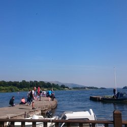Loch Leven Castle - Leaving with Boat from the Boathouse restaurant / pier