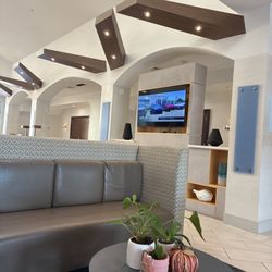 Holiday Inn Express & Suites El Dorado Hills - This place is amazing