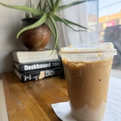 Muse Coffee - Salted caramel latte
