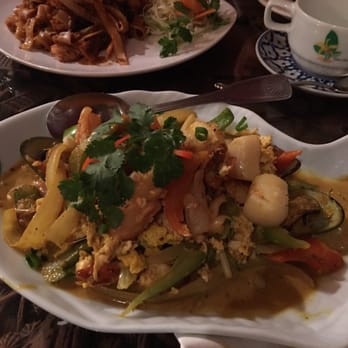 Thai Orchid - Seafood pad pong karee - Thai Near Me - Orangeburg, South Carolina Thai Orchid - Seafood pad pong karee - Thai Near Me - Orangeburg, South Carolina