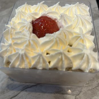 El Mirador En El Rio - Milk cake - Latin American Near Me - Peoria, Illinois
