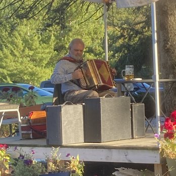 Edelweiss Restaurant - The Accordionist - German Near Me - Staunton, Virginia