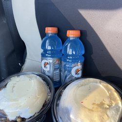 House Of Hummus - Two bowls and two drinks