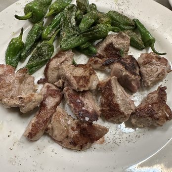 El Xampanyet - Pluma ibérica EUR18.70 12/19/2023 - Tapas Bars Near Me - Barcelona, B