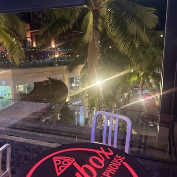 Skybox Taphouse - Pizza Near Me - Honolulu, Hawaii Skybox Taphouse - Pizza Near Me - Honolulu, Hawaii
