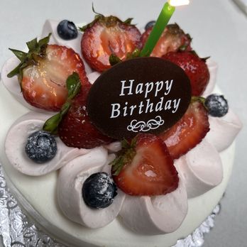 Ayla's Patisserie - Strawberry shortcake - Bakeries Near Me - Kapolei, Hawaii