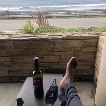 Moonstone Landing - Bernie Lawrence Jr. at his Oceanview Suite #104. Absolutely amazing! - Hotels Near Me - Cambria, California