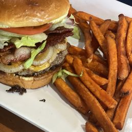 Hamburger with a sweet potatoes