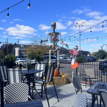 9er's Diner & Pub - Patio - Breakfast & Brunch Near Me - Brunswick, Ohio