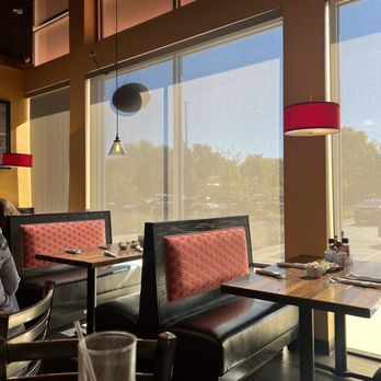 Honey-Jam Cafe - seating - Breakfast & Brunch Near Me - Arlington Heights, Illinois