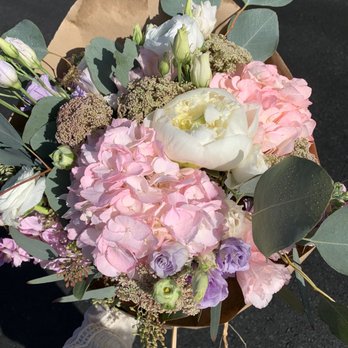 Flowers by Myrna - Florists Near Me - Oakland, California