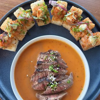 Earls Kitchen + Bar - Steak and sushi (spicy salmon crispy rice) - New American Near Me - Fort Lauderdale, Florida