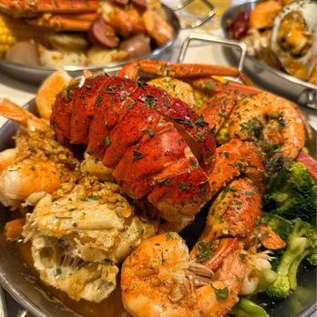Mama's Crawfish N Wings - Seafood Near Me - Suwanee, Georgia