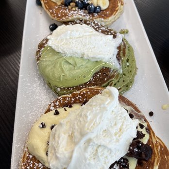Bea Bea’s - Pancake Flight (Blue Hawaiian, Green Tea Monster, Black Tuxedo) - Coffee & Tea Near Me - Glendale, California Bea Bea’s - Pancake Flight (Blue Hawaiian, Green Tea Monster, Black Tuxedo) - Coffee & Tea Near Me - Glendale, California