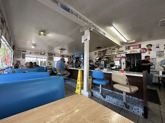 Lisa's Coffee Shop by null