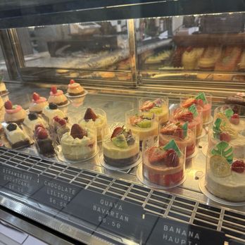 Tiny Pyramid - Cafes Near Me - Honolulu, Hawaii