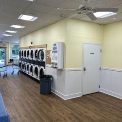Riverview Laundry - Nice and Clean!