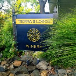 Tierra De Lobos Winery