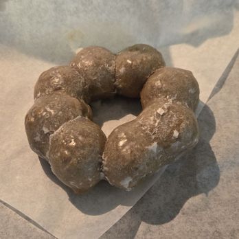 Liliha Bakery - Poi doughnut - Bakeries Near Me - Honolulu, Hawaii