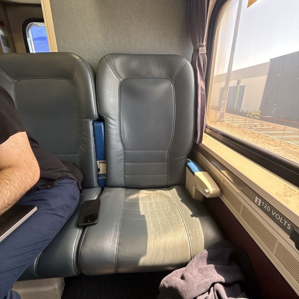 Seats that can't recline and no footrest Seats that can't recline and no footrest