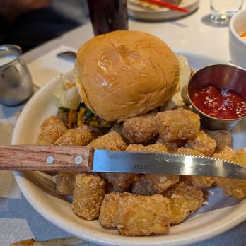 Wenwen - BDSM Chicken Sandwich - Taiwanese Near Me - Brooklyn, New York