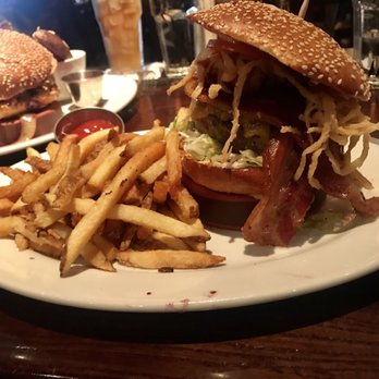 Lucky Monk - Smokin' Daddy IPA BBQ Burger - American Near Me - Barrington, Illinois