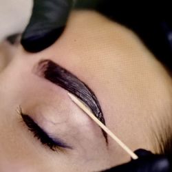 Diva Brow Threading