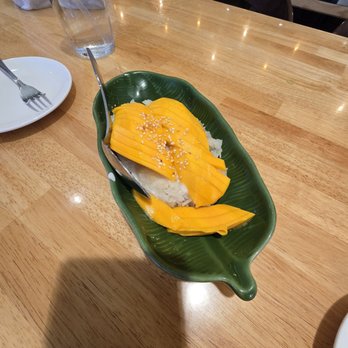 Basil & Co - Mango sticky rice - Thai Near Me - Diamond Bar, California