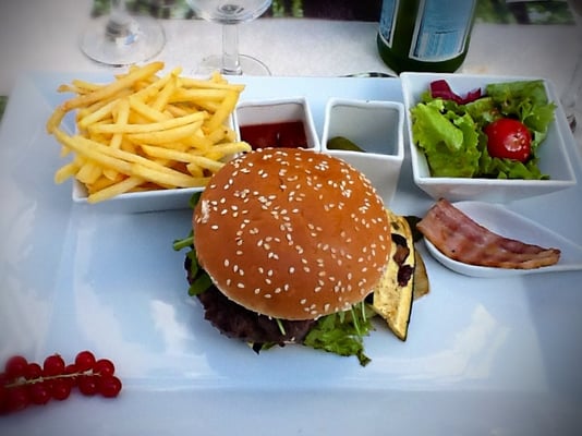 Hôtel-Restaurant Le Raisin by null