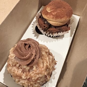 Jennivee’s Bakery - German chocolate and Tiramisu Cupcake - Desserts Near Me - Chicago, Illinois Jennivee’s Bakery - German chocolate and Tiramisu Cupcake - Desserts Near Me - Chicago, Illinois
