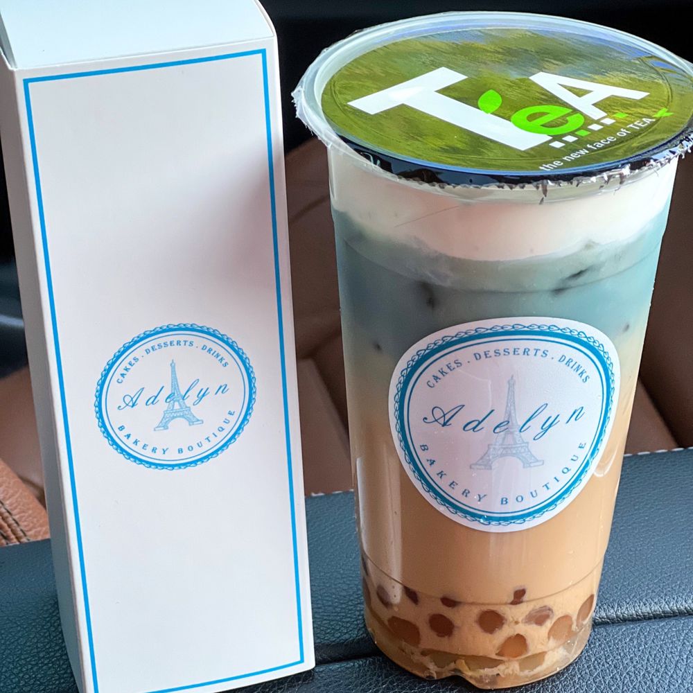 97. Dreamy Sky Milk Tea (so good) & Macaron (delish)! 97. Dreamy Sky Milk Tea (so good) & Macaron (delish)!