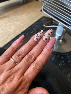 Top Nails & Spa