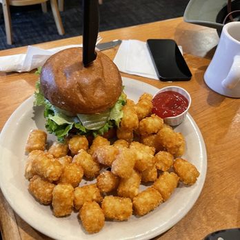 Limelight Restaurant & Lounge - Burger - Lounges Near Me - Portland, Oregon