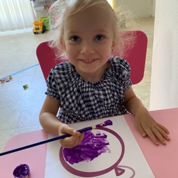 Redwood Little School - Learning how to paint and draw - Child Care & Day Care Near Me - Irvine, California