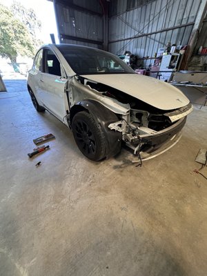 2023 tesla model Y 4 door - this Tesla was Involved in a collision we did fool body repair with color match paint 2023 tesla model Y 4 door - this Tesla was Involved in a collision we did fool body repair with color match paint