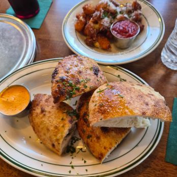 Mooney’s Pizza - House bread and squeakers - Pizza Near Me - Long Beach, California