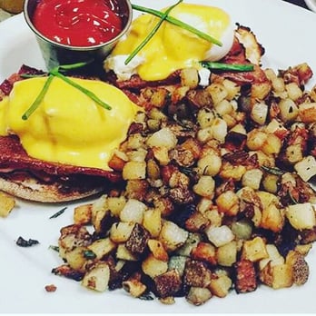 Blu Jam Cafe - Eggs Benedict and Potatoes - Breakfast & Brunch Near Me - Sherman Oaks, California