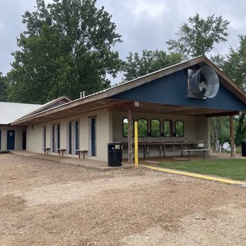 River Ranch Resort - Bathrooms, sinks, and showers - Campgrounds Near Me - Noel, Missouri River Ranch Resort - Bathrooms, sinks, and showers - Campgrounds Near Me - Noel, Missouri